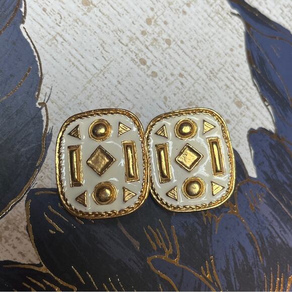Vintage 80s Oversized Chunky Square Gold and Cream Enamel Geometric Earrings D1 - Picture 2 of 10